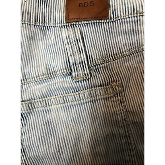 BDG Shorts Blue Striped Denim Roll Cuff High Rise Shorts size 26 - Picture 9 of 11